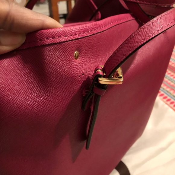 Michael Kors Jet Set Leather Travel Tote - Picture 5 of 8